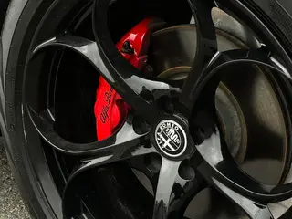 Alfa Romeo Stelvio 2017 2.0T 200HP Version d'élite intérieur photo 11