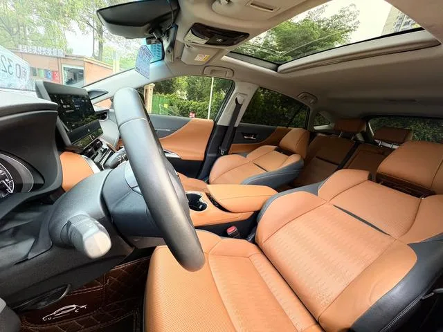 Toyota Venza 2022 2.0L CVT Two-wheel-drive Prestige Edition interior photo 11 Toyota Venza 2022 2.0L CVT Two-wheel-drive Prestige Edition interior photo 11