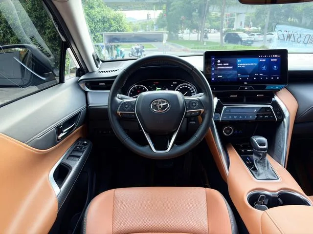 Toyota Venza 2022 2.0L CVT Two-wheel-drive Prestige Edition interior photo 14 Toyota Venza 2022 2.0L CVT Two-wheel-drive Prestige Edition interior photo 14