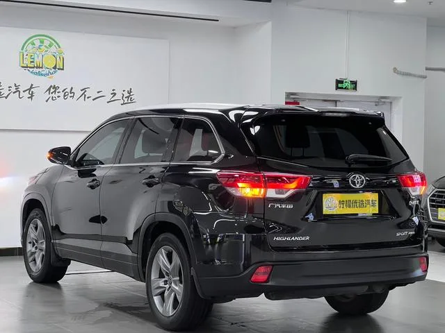 Toyota Highlander 2018 2.0T Four-wheel drive Premium Edition 7 seat Country VI exterior photo 7 Toyota Highlander 2018 2.0T Four-wheel drive Premium Edition 7 seat Country VI exterior photo 7