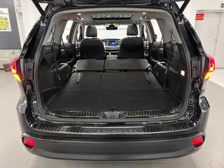 Toyota Highlander 2018 2.0T Four-wheel drive Premium Edition 7 seat Country VI interior photo 14 Toyota Highlander 2018 2.0T Four-wheel drive Premium Edition 7 seat Country VI interior photo 14