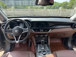 Alfa Romeo Stelvio 2017 2.0T 280HP Luxury Edition exterior photo 8