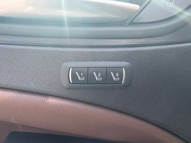 Alfa Romeo Stelvio 2017 2.0T 280HP Luxury Edition interior photo 16