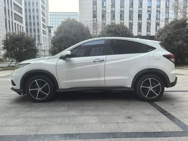 Honda Vezel 2020 1.5L CVT Luxury Edition exterior photo 4 Honda Vezel 2020 1.5L CVT Luxury Edition exterior photo 4