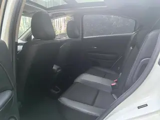 Honda Vezel 2020 1.5L CVT Luxury Edition interior photo 8 Honda Vezel 2020 1.5L CVT Luxury Edition interior photo 8