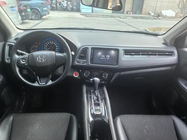 Honda Vezel 2020 1.5L CVT Luxury Edition interior photo 9 Honda Vezel 2020 1.5L CVT Luxury Edition interior photo 9