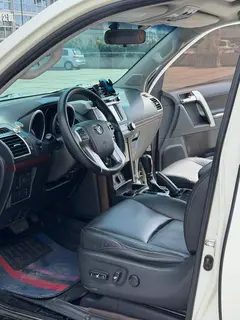 Toyota Prado 2016 3.5L Automatic TX-L interior photo 11 Toyota Prado 2016 3.5L Automatic TX-L interior photo 11