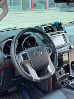 Toyota Prado 2016 3.5L Automatic TX-L interior photo 13 Toyota Prado 2016 3.5L Automatic TX-L interior photo 13