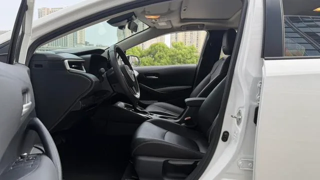 Toyota Corolla 2021 1.2T S-CVT Luxury Edition interior photo 9 Toyota Corolla 2021 1.2T S-CVT Luxury Edition interior photo 9