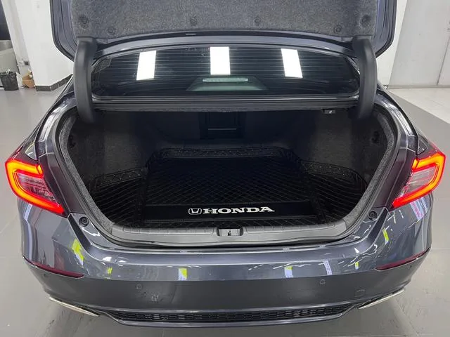 Honda Accord 2022 260TURBO Magic Night Premium Edition interior photo 14