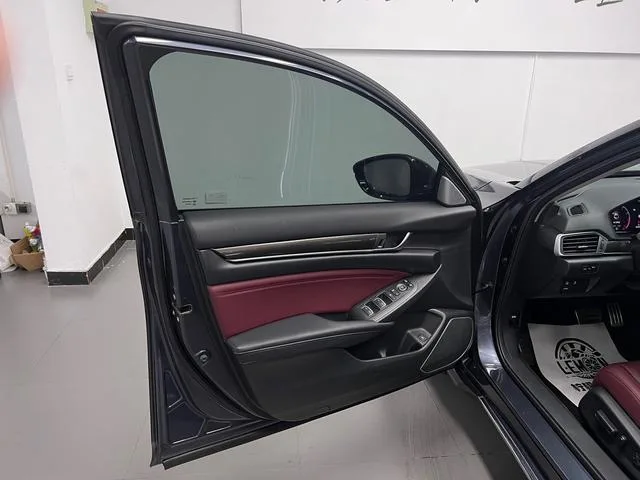 Honda Accord 2022 260TURBO Magic Night Premium Edition interior photo 15
