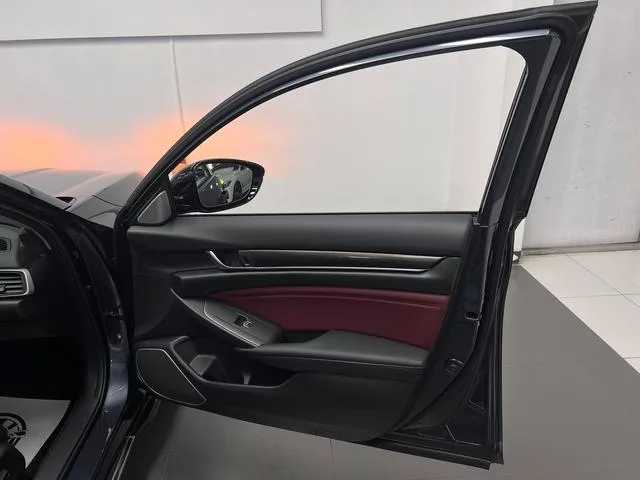 Honda Accord 2022 260TURBO Magic Night Premium Edition interior photo 20