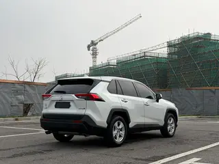 Toyota RAV4 2023 2.0L CVT Two-wheel drive urban version exterior photo 5 Toyota RAV4 2023 2.0L CVT Two-wheel drive urban version exterior photo 5