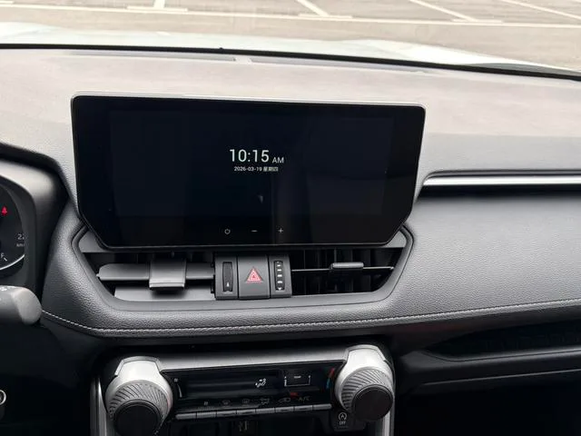 Toyota RAV4 2023 2.0L CVT Two-wheel drive urban version interior photo 11 Toyota RAV4 2023 2.0L CVT Two-wheel drive urban version interior photo 11