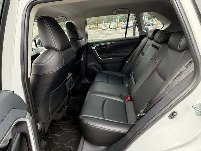 Toyota RAV4 2023 2.0L CVT Two-wheel drive urban version interior photo 14 Toyota RAV4 2023 2.0L CVT Two-wheel drive urban version interior photo 14