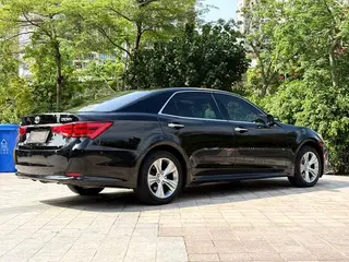 Toyota Crown 2015 2.0T Edición de moda exterior foto 6 Toyota Crown 2015 2.0T Edición de moda exterior foto 6