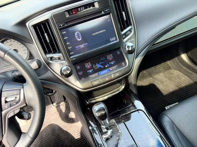 Toyota Crown 2015 2.0T Edición de moda interior foto 9 Toyota Crown 2015 2.0T Edición de moda interior foto 9