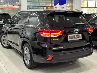 Toyota Highlander 2018 2.0T 4WD Premium Edition 7 Asiento País VI exterior foto 3 Toyota Highlander 2018 2.0T 4WD Premium Edition 7 Asiento País VI exterior foto 3