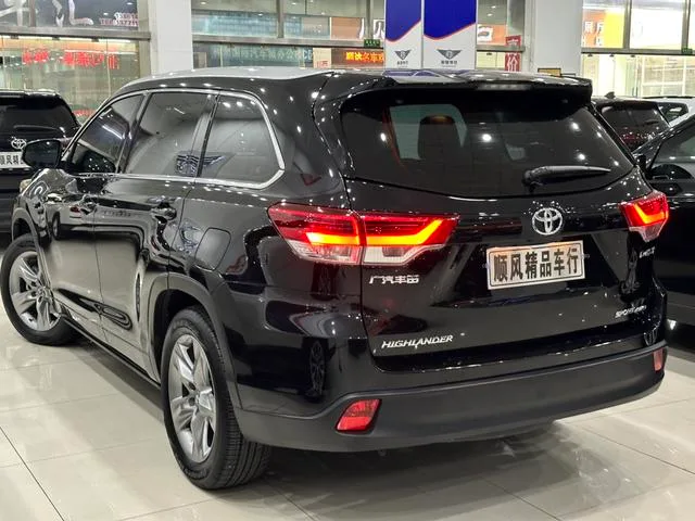 Toyota Highlander 2018 2.0T 4WD Premium Edition 7 Asiento País VI exterior foto 3 Toyota Highlander 2018 2.0T 4WD Premium Edition 7 Asiento País VI exterior foto 3
