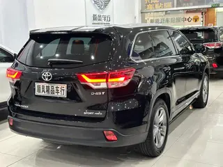 Toyota Highlander 2018 2.0T 4WD Premium Edition 7 Asiento País VI exterior foto 4 Toyota Highlander 2018 2.0T 4WD Premium Edition 7 Asiento País VI exterior foto 4