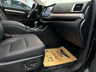 Toyota Highlander 2018 2.0T 4WD Premium Edition 7 Asiento País VI interior foto 11 Toyota Highlander 2018 2.0T 4WD Premium Edition 7 Asiento País VI interior foto 11