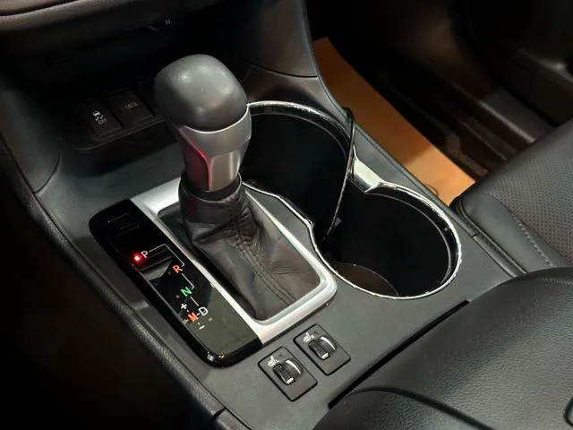 Toyota Highlander 2018 2.0T 4WD Premium Edition 7 Asiento País VI interior foto 16 Toyota Highlander 2018 2.0T 4WD Premium Edition 7 Asiento País VI interior foto 16