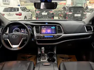 Toyota Highlander 2018 2.0T 4WD Premium Edition 7 Asiento País VI interior foto 18 Toyota Highlander 2018 2.0T 4WD Premium Edition 7 Asiento País VI interior foto 18
