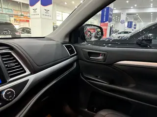 Toyota Highlander 2018 2.0T 4WD Premium Edition 7 Asiento País VI interior foto 20 Toyota Highlander 2018 2.0T 4WD Premium Edition 7 Asiento País VI interior foto 20