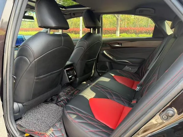 Toyota Avalon 2019 2.5L Enterprising Edition Country VI interior photo 7 Toyota Avalon 2019 2.5L Enterprising Edition Country VI interior photo 7
