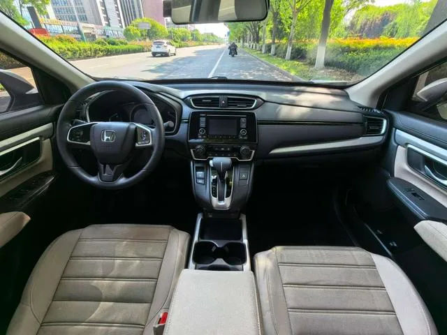 Honda CR-V 2021 240TURBO CVT 2WD Comfort Version interior photo 9 Honda CR-V 2021 240TURBO CVT 2WD Comfort Version interior photo 9