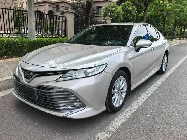 Toyota Camry 2018 2.0G Version de luxe extérieur photo 1 Toyota Camry 2018 2.0G Version de luxe extérieur photo 1