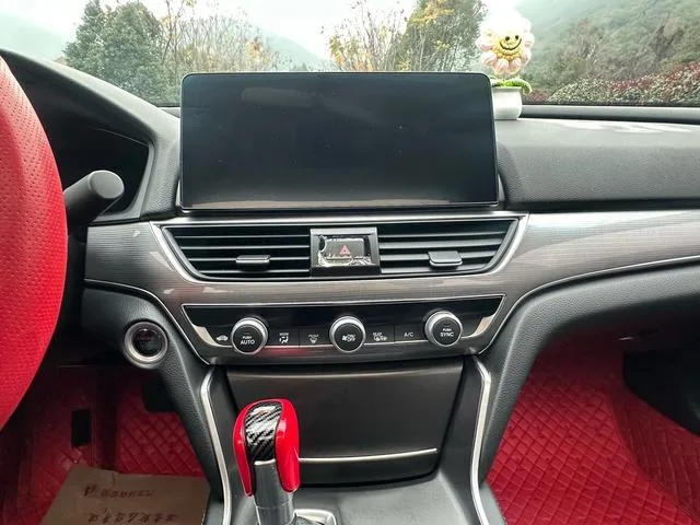 Honda Accord 2022 260TURBO Luxury Edition interior photo 14 Honda Accord 2022 260TURBO Luxury Edition interior photo 14