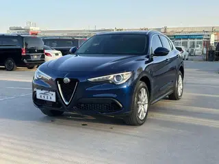 Alfa Romeo Stelvio 2017 2.0T 200HP Edición de lujo exterior foto 1 Alfa Romeo Stelvio 2017 2.0T 200HP Edición de lujo exterior foto 1