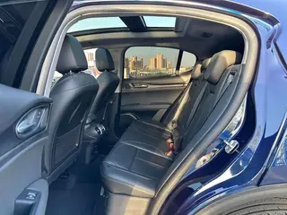 Alfa Romeo Stelvio 2017 2.0T 200HP Edición de lujo exterior foto 10 Alfa Romeo Stelvio 2017 2.0T 200HP Edición de lujo exterior foto 10