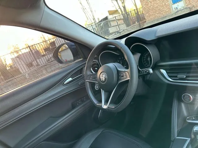Alfa Romeo Stelvio 2017 2.0T 200HP Edición de lujo interior foto 20 Alfa Romeo Stelvio 2017 2.0T 200HP Edición de lujo interior foto 20