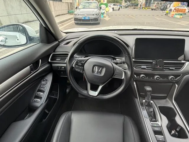 Honda Accord 2022 260TURBO Luxury Edition interior photo 11 Honda Accord 2022 260TURBO Luxury Edition interior photo 11