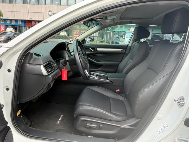 Honda Accord 2022 260TURBO Luxury Edition interior photo 12 Honda Accord 2022 260TURBO Luxury Edition interior photo 12