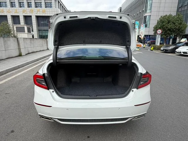 Honda Accord 2022 260TURBO Luxury Edition interior photo 16 Honda Accord 2022 260TURBO Luxury Edition interior photo 16