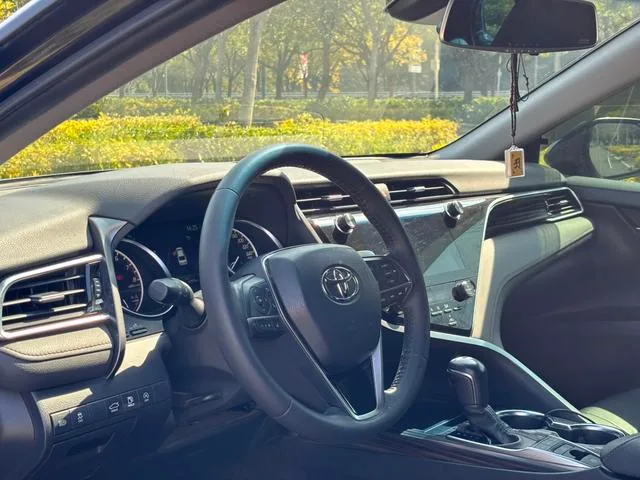 Toyota Camry 2019 2.5G Version de luxe État VI extérieur photo 6 Toyota Camry 2019 2.5G Version de luxe État VI extérieur photo 6