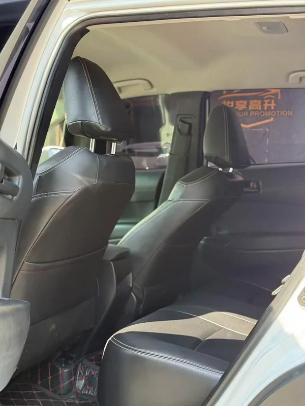 Toyota Corolla Cross 2024 2.0L CVT Pioneer Edition interior photo 6 Toyota Corolla Cross 2024 2.0L CVT Pioneer Edition interior photo 6