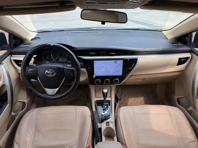 Toyota Corolla 2017 1.6L CVT GL interior photo 9 Toyota Corolla 2017 1.6L CVT GL interior photo 9