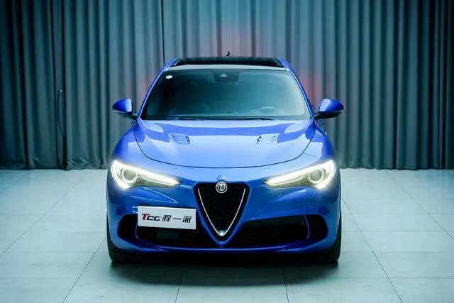 Alfa Romeo Stelvio 2018 2.9T 510HP Four-leaf clover version exterior photo 2 Alfa Romeo Stelvio 2018 2.9T 510HP Four-leaf clover version exterior photo 2