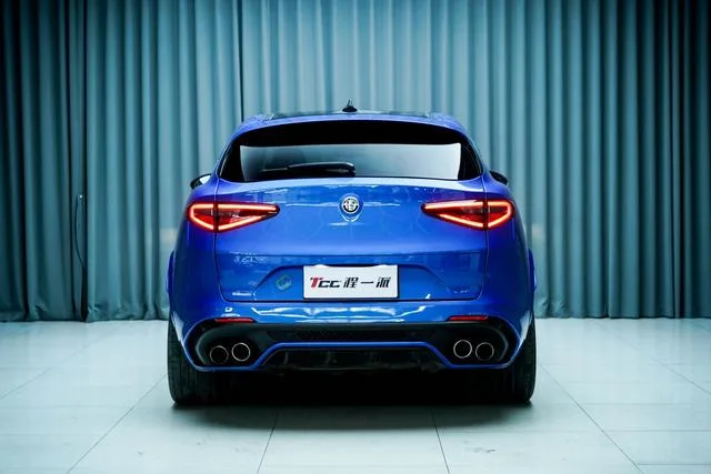 Alfa Romeo Stelvio 2018 2.9T 510HP Four-leaf clover version exterior photo 7 Alfa Romeo Stelvio 2018 2.9T 510HP Four-leaf clover version exterior photo 7