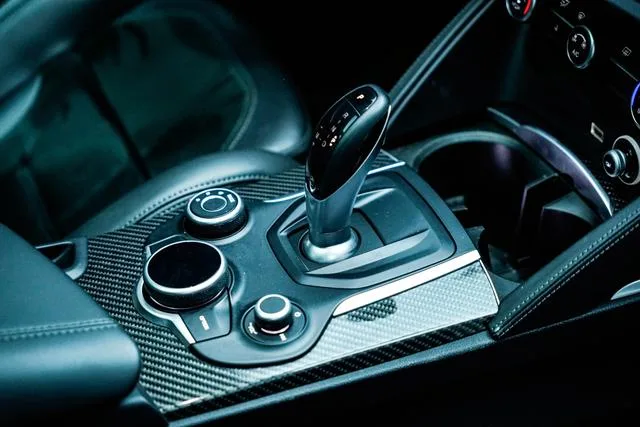 Alfa Romeo Stelvio 2018 2.9T 510HP Four-leaf clover version interior photo 11 Alfa Romeo Stelvio 2018 2.9T 510HP Four-leaf clover version interior photo 11