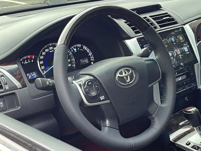 Toyota Camry 2016 2.0G 10th Anniversary Leading Edition interior photo 18 Toyota Camry 2016 2.0G 10th Anniversary Leading Edition interior photo 18