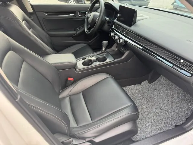 Honda Civic 2022 240TURBO CVT Dynamic Edition interior photo 14 Honda Civic 2022 240TURBO CVT Dynamic Edition interior photo 14