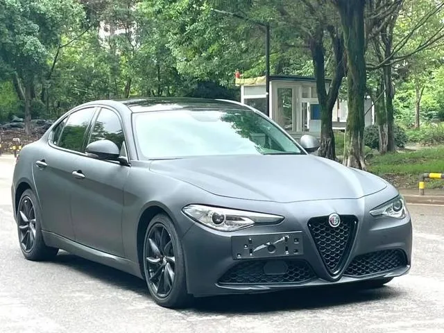 Alfa Romeo Giulia 2021 2.0T 280HP Luxury Edition exterior photo 2 Alfa Romeo Giulia 2021 2.0T 280HP Luxury Edition exterior photo 2