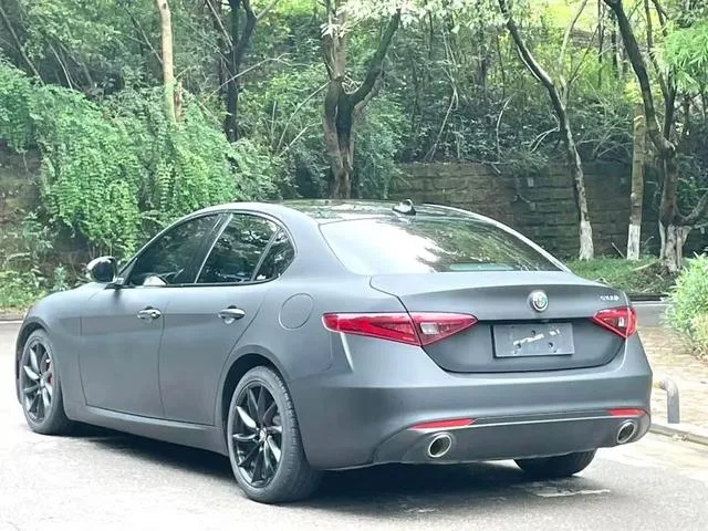 Alfa Romeo Giulia 2021 2.0T 280HP Luxury Edition exterior photo 4 Alfa Romeo Giulia 2021 2.0T 280HP Luxury Edition exterior photo 4