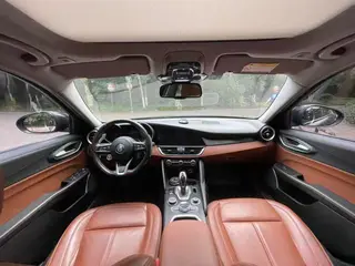 Alfa Romeo Giulia 2021 2.0T 280HP Luxury Edition exterior photo 5 Alfa Romeo Giulia 2021 2.0T 280HP Luxury Edition exterior photo 5