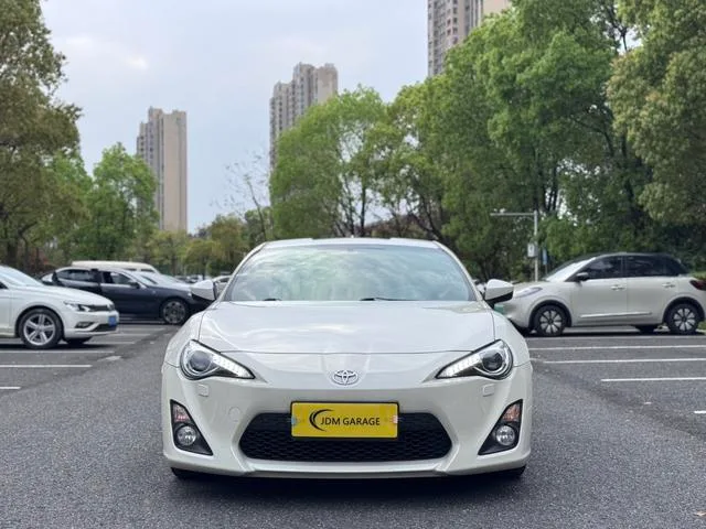 Toyota 86 2014 2.0L Manual Deluxe exterior photo 2 Toyota 86 2014 2.0L Manual Deluxe exterior photo 2